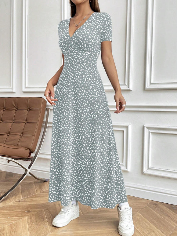 Elegant Short-Sleeved Dress With Floral Prints (Greyish Green)