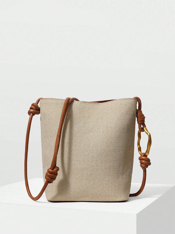 MINIMALIST MAGNETIC SHOULDER BAG